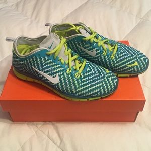 Women's size 5 Nike Free 5.0's!