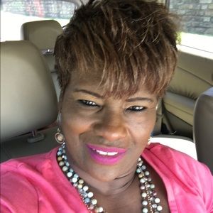 Meet your Posher, Yvette