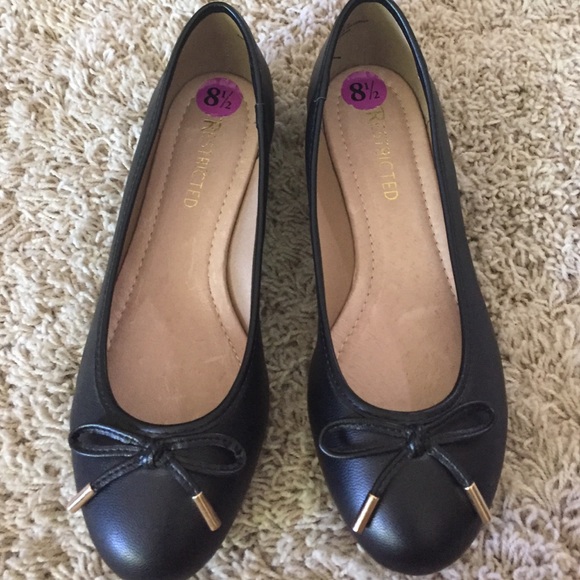 Restricted Shoes - 🚨Boutique Black leather ballet flats sz 8.5 NWOB