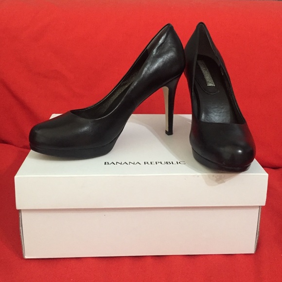 Banana Republic Martiza Black Pump