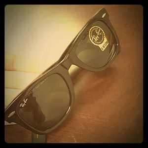 New RAY-BAN SUNGLASSES!!! W/ tags