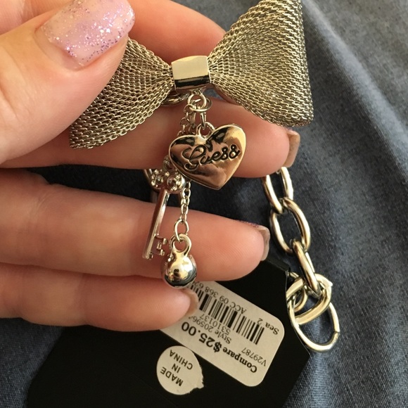 NWT Guess bracelet - Picture 3 of 4