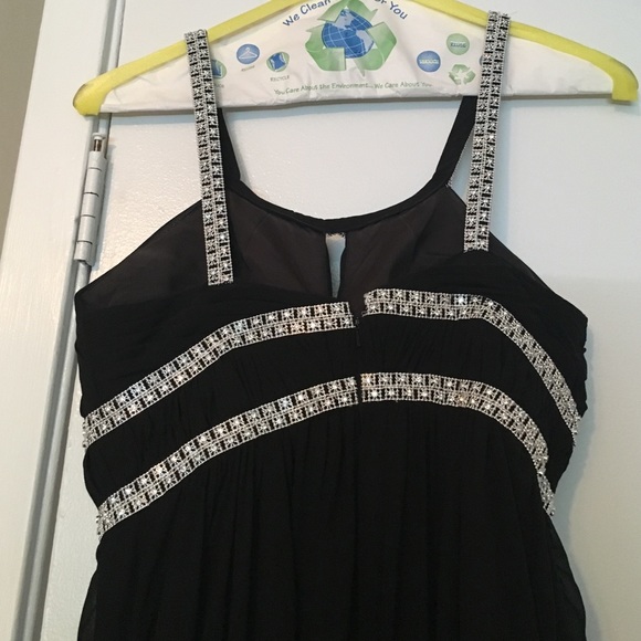 Elegant Bill Levkoff bridesmaid dress - Picture 4 of 4