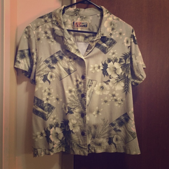 Island button-up - Picture 1 of 2