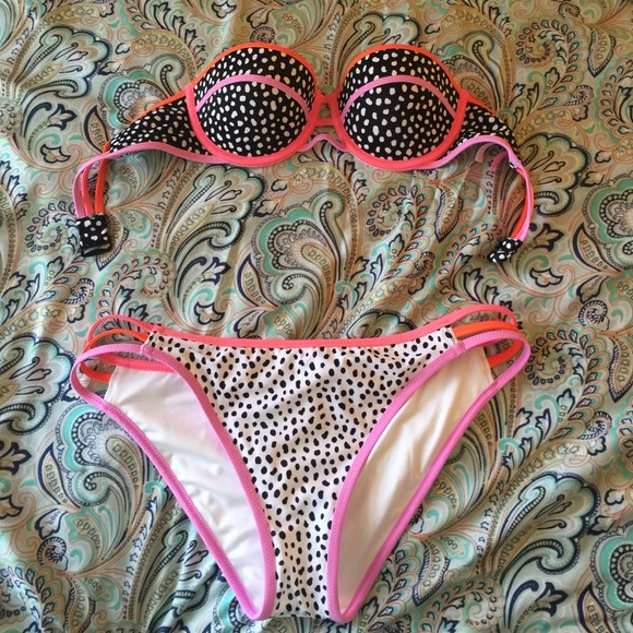 Strapless VS bathing suit top