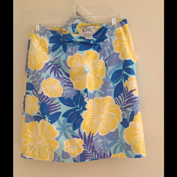 Lilly Pulitzer Dresses & Skirts - Floral mini skirt