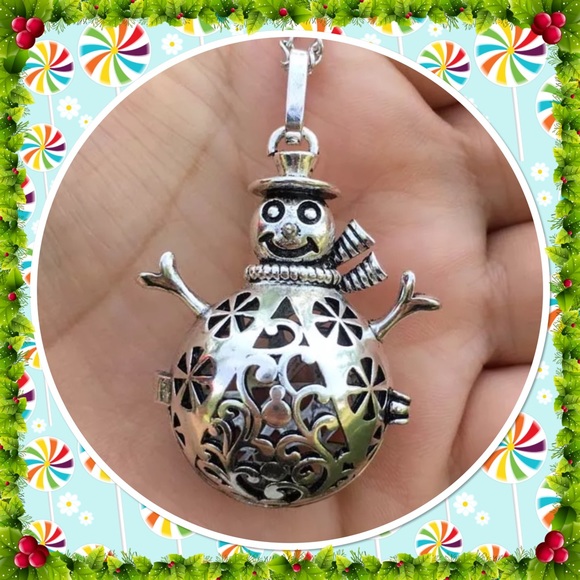 Jewelry - Snowman s-locket essential oil diffuser necklace