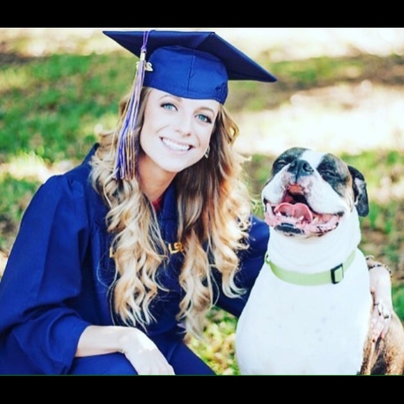 Meet your Posher, Laura