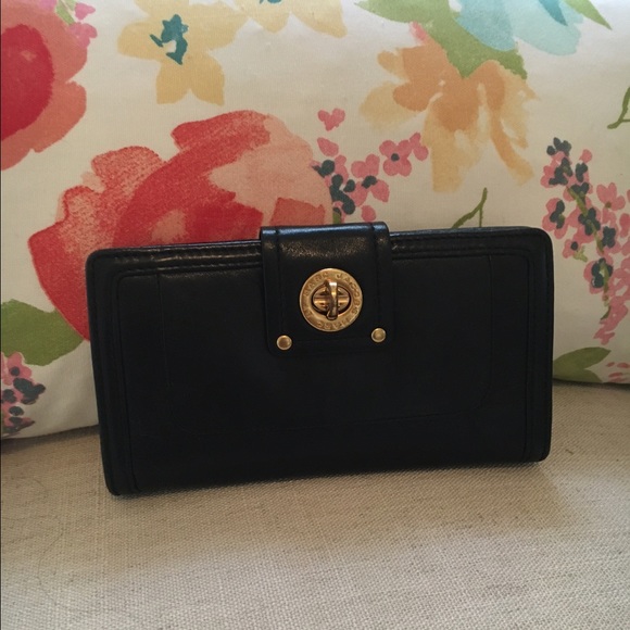 Marc by Marc Jacobs turn key wallet