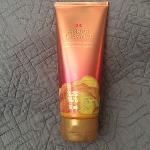 Amber Romance Victoria's Secret hand & bond lotion