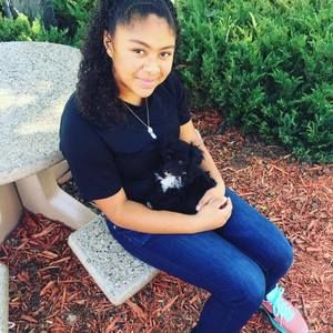 Meet your Posher, Adrienne