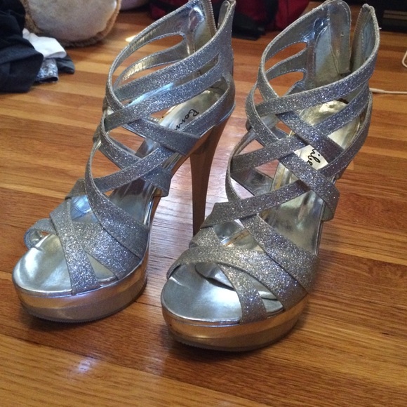 Silver heels !