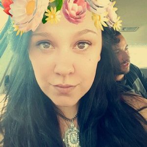 Meet your Posher, Kayla