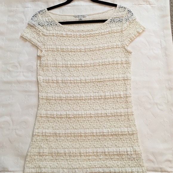 BR cream lace and ruffle tee