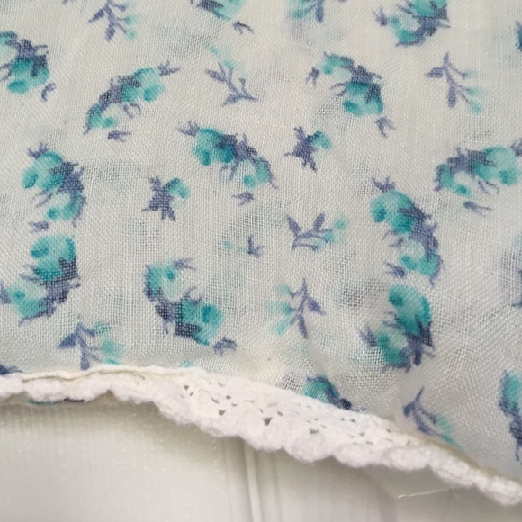 Scarf floral pattern - Picture 2 of 2