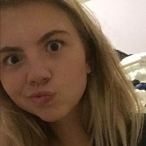 Meet your Posher, Cora