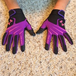 SOFTBALL BATTING GLOVES