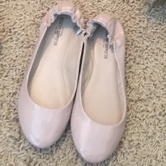 Patent leather nude flats