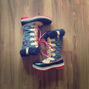 SOREL Tofino Harringbone Boot