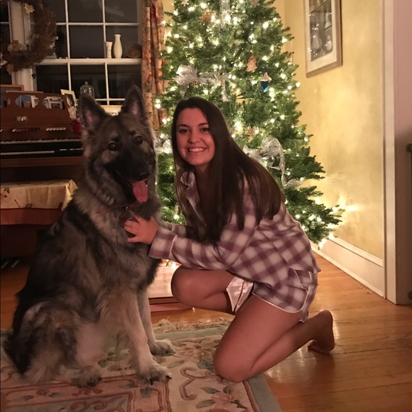 Meet your Posher, Mikayla - Picture 2 of 2