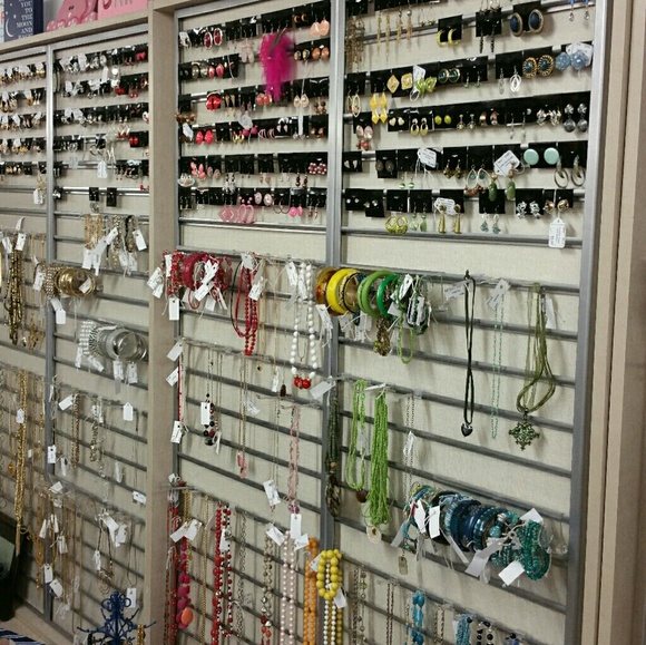 Meet your Posher, Kris - Picture 2 of 8