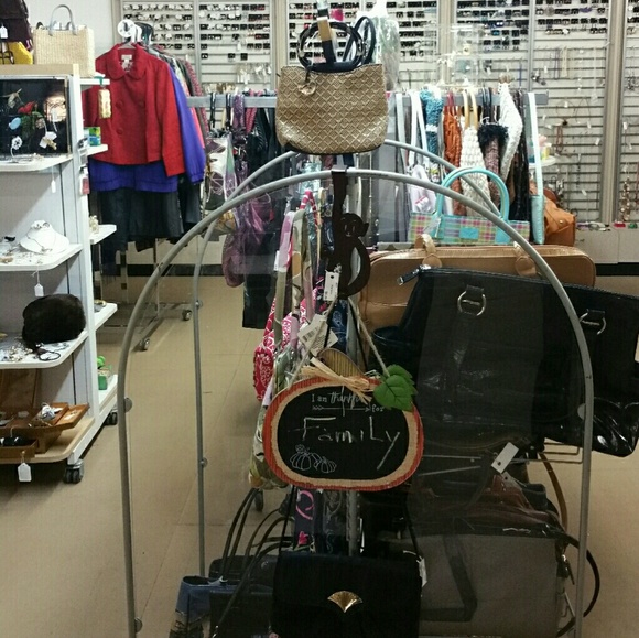 Meet your Posher, Kris - Picture 3 of 8