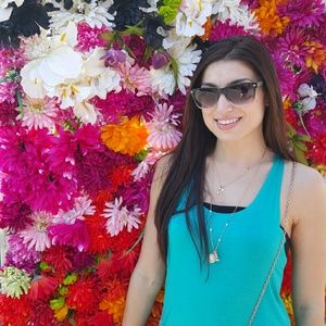 Meet your Posher, Daniela