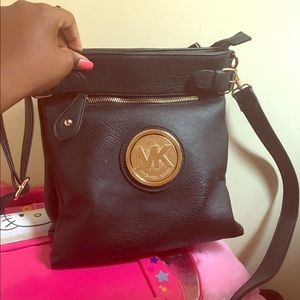 Michael kors crossbody