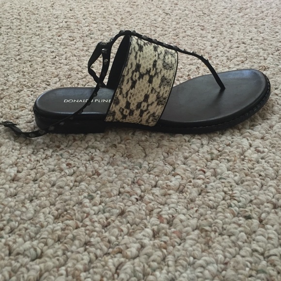 Sandals - Picture 3 of 4