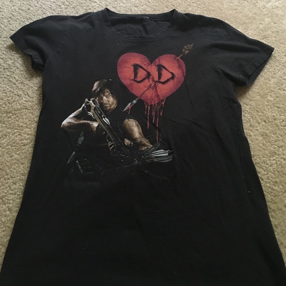 Daryl Dixon angel wings tee