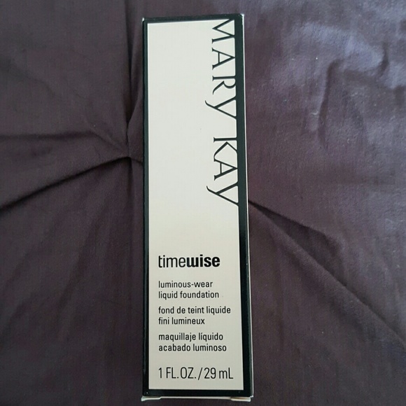 Mary Kay TimeWise Luminous-Wear Liquid Foundation