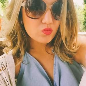 Meet your Posher, Abby