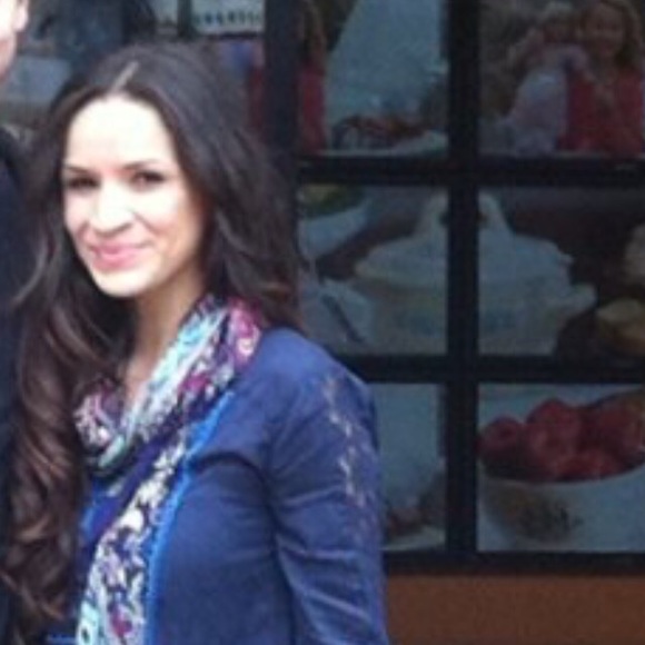 Meet your Posher, Evangelina - Picture 2 of 3