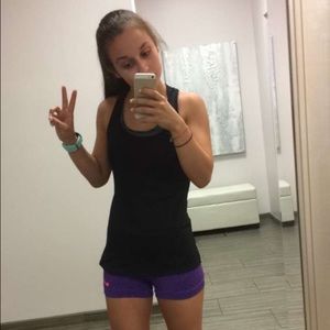 Meet your Posher, Caroline