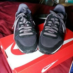 Womens NIKE