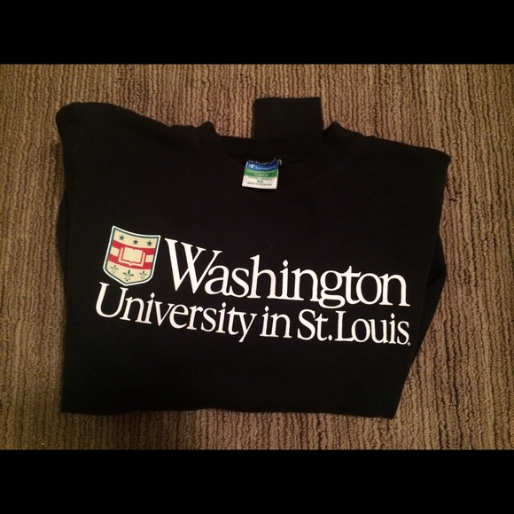 WashU sweatshirt