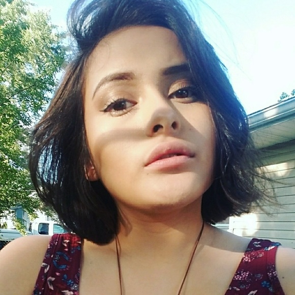 Meet your Posher, Joselynn - Picture 1 of 1