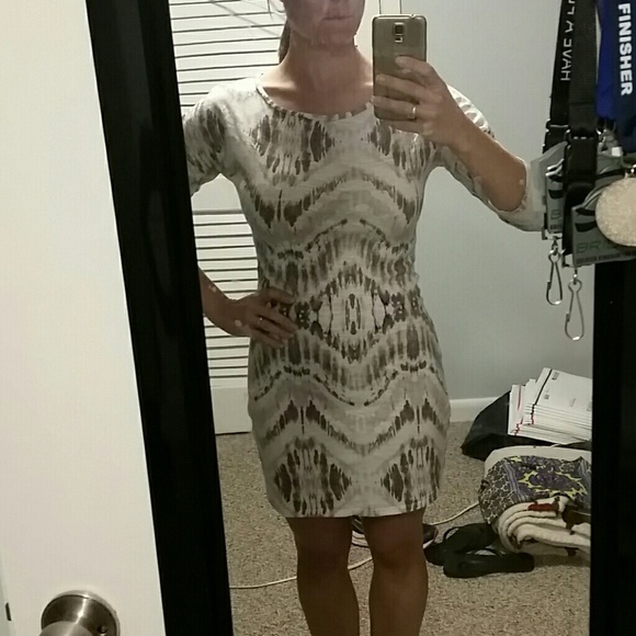 Express dress - Picture 2 of 4