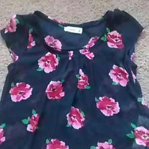 Girls Abercrombie floral top