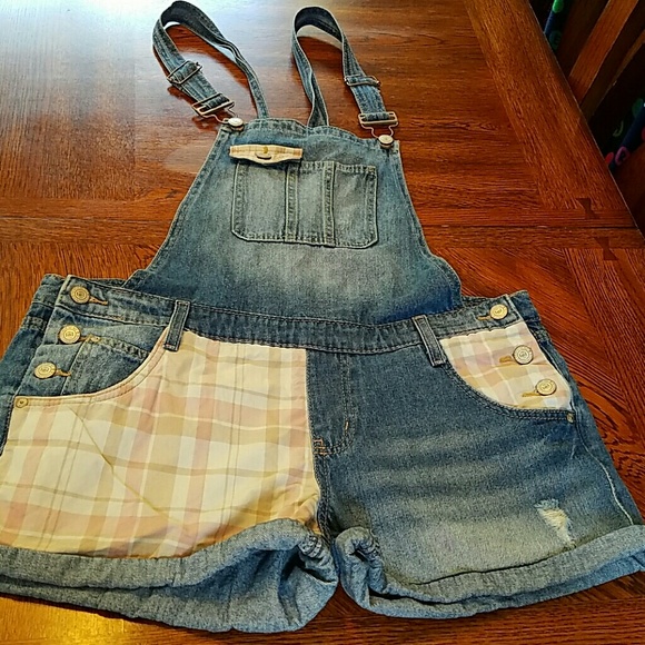 LEI Cute overall shorts!