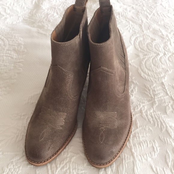 Dolce Vita booties