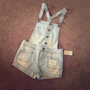 Overall shorts