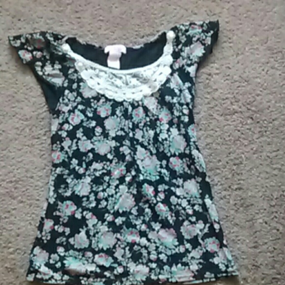 Adorable girls floral top