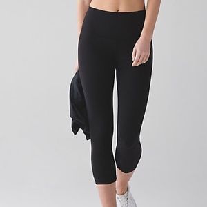 Lululemon Black crops