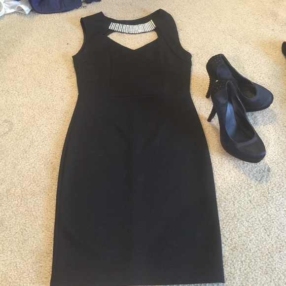 Elegant black dress!