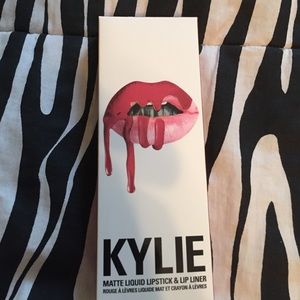 Kylie lipkit in Kristen