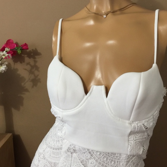 👑 White lace dress 👑 - Picture 2 of 4