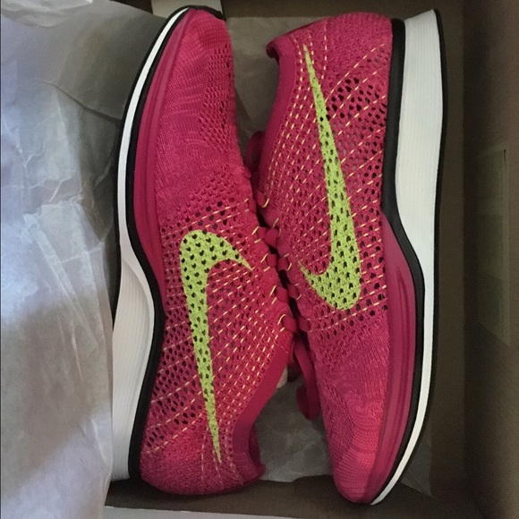 Flyknit Racer Fireberry - Picture 1 of 1