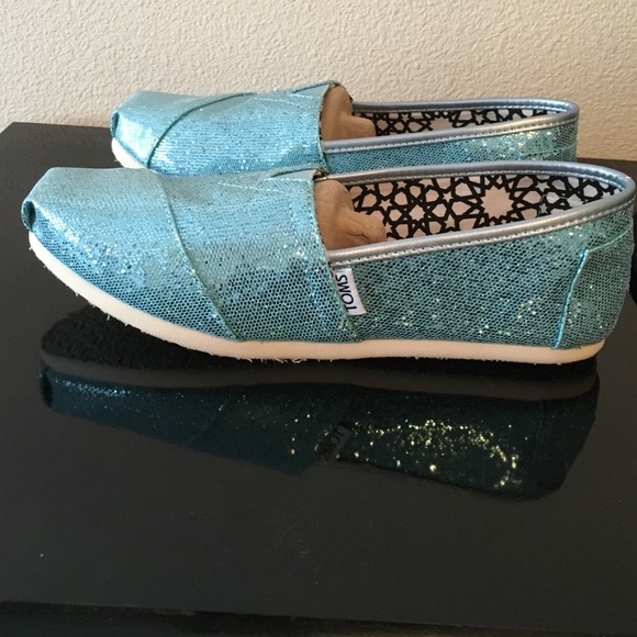 Toms