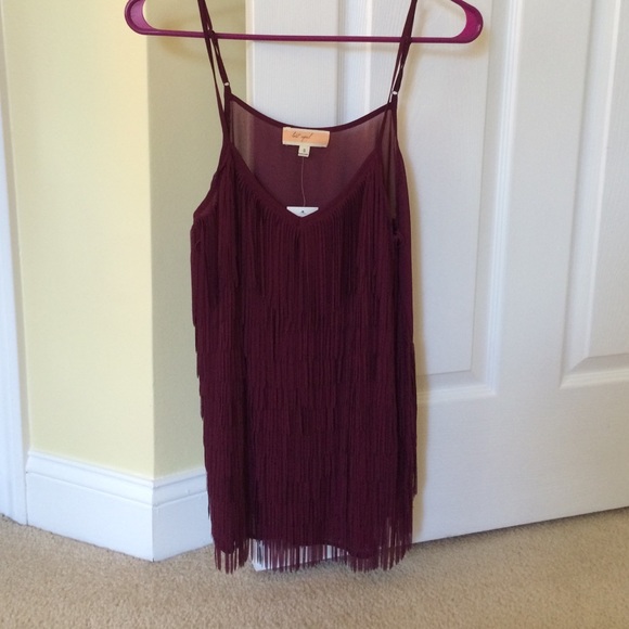Maroon sleeveless tank